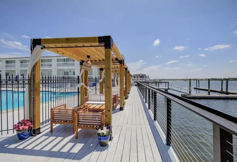 Hotelli Beachwalk At Sea Bright