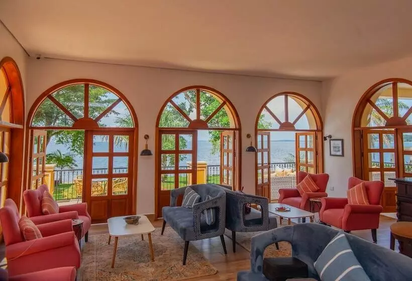هتل Brovad Sands Lodge