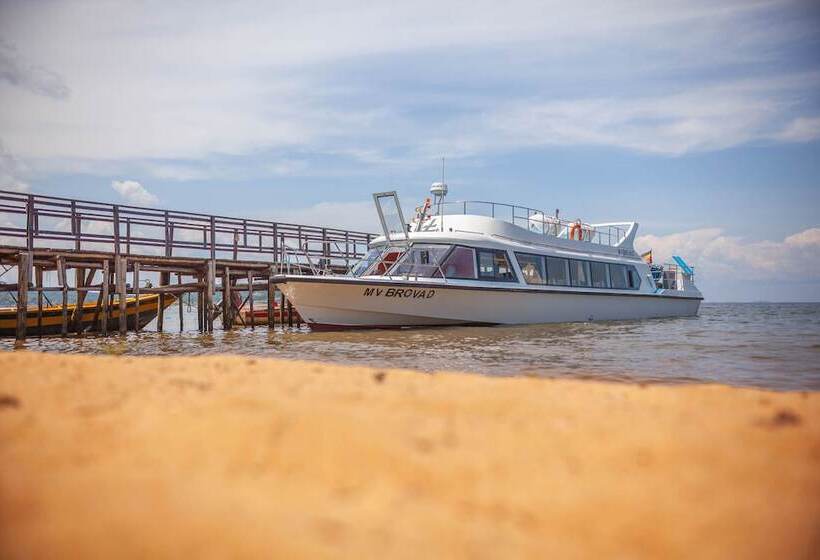 هتل Brovad Sands Lodge