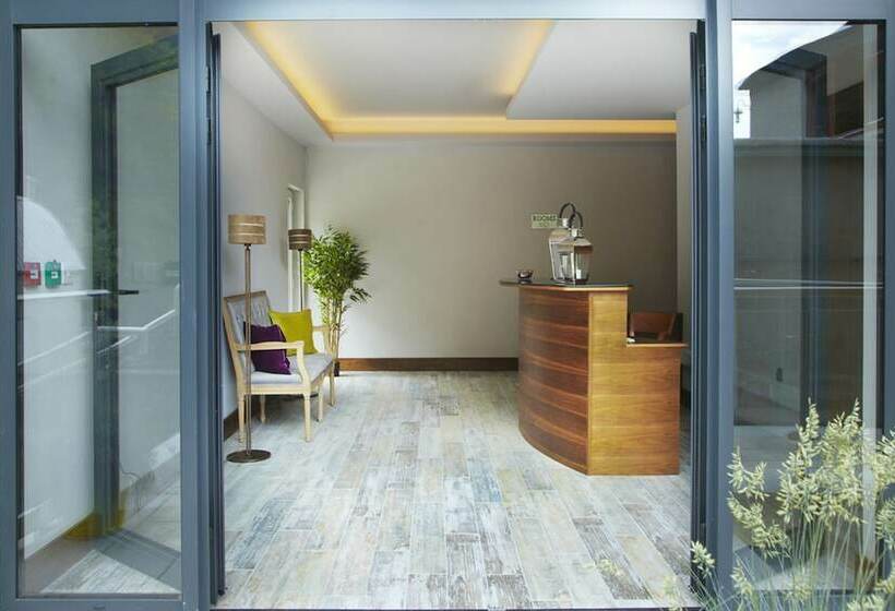 بنسيون Clody Lodge