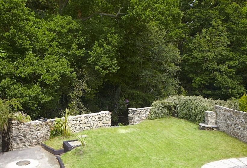 بنسيون Clody Lodge