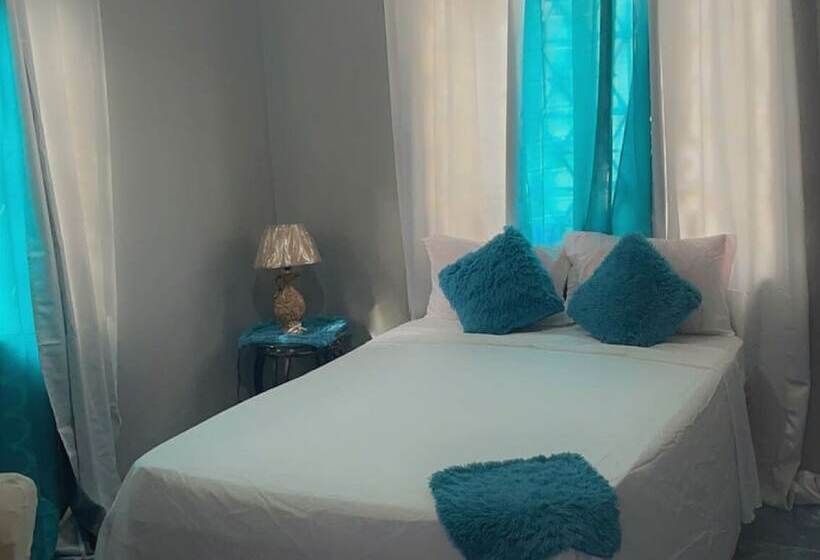 پانسیون Diamonds