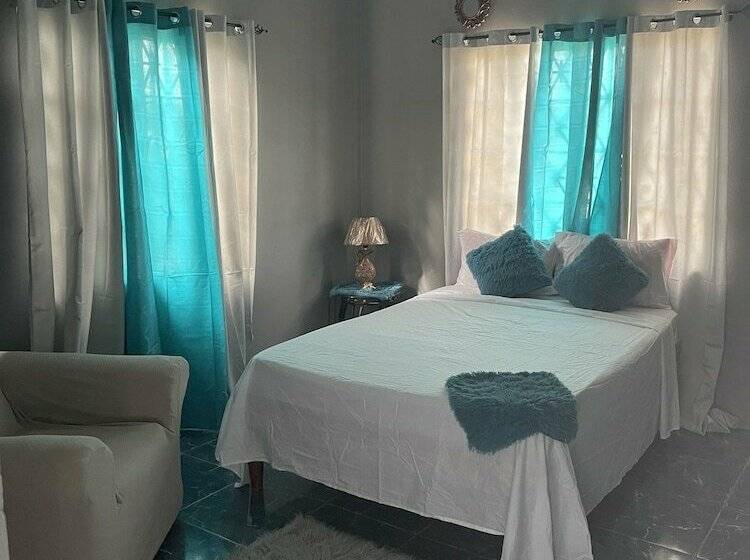 پانسیون Diamonds