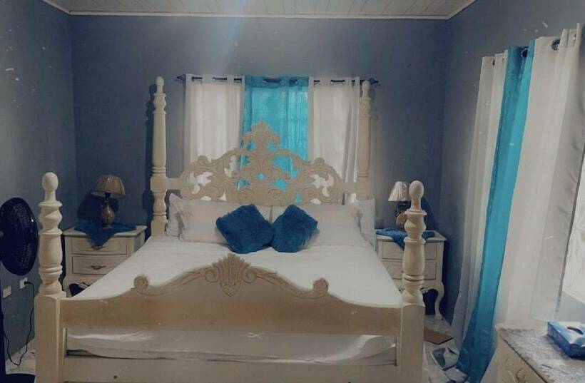 پانسیون Diamonds