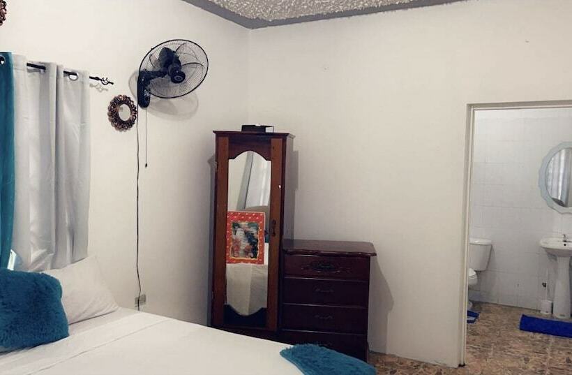 پانسیون Diamonds