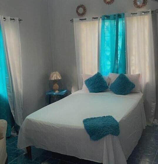 پانسیون Diamonds