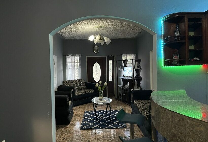 پانسیون Diamonds