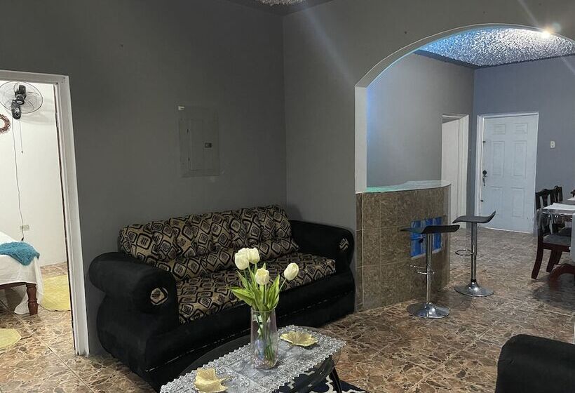 پانسیون Diamonds