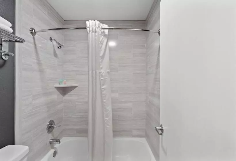 酒店 Basecamp Puyallup A Travelodge By Wyndham