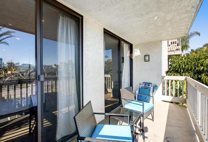 فندق North Coast Village