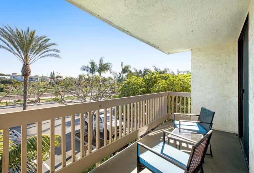 فندق North Coast Village