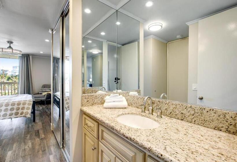 فندق North Coast Village