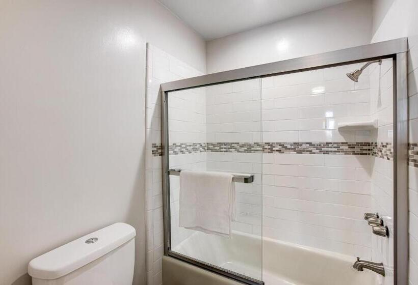 فندق North Coast Village