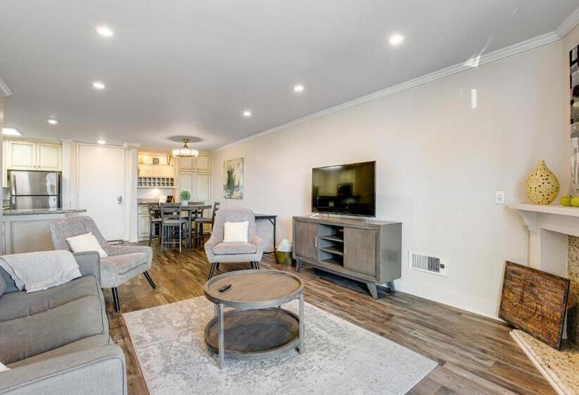 فندق North Coast Village