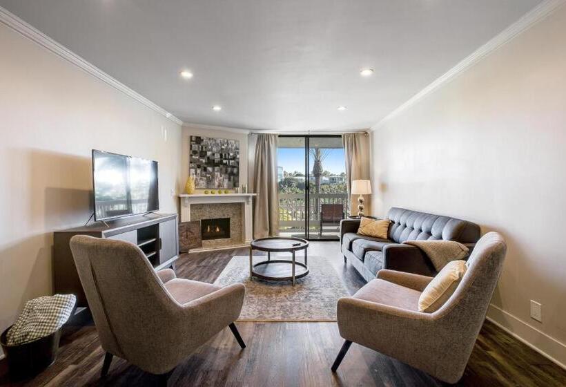 فندق North Coast Village