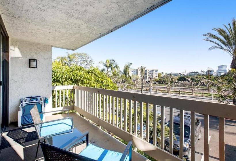 فندق North Coast Village