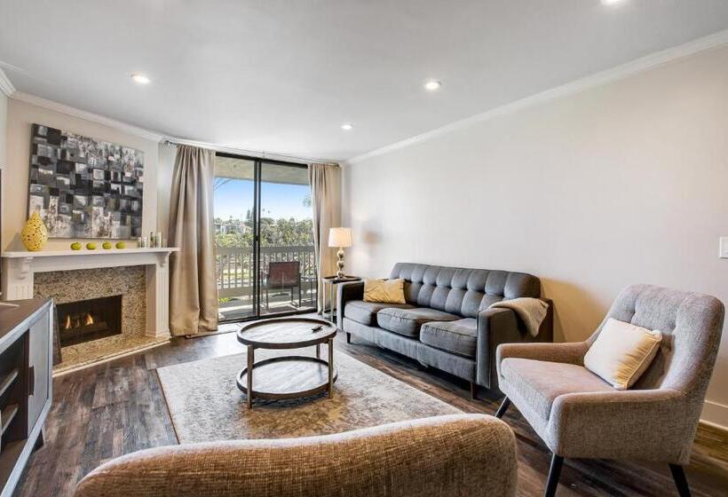 فندق North Coast Village