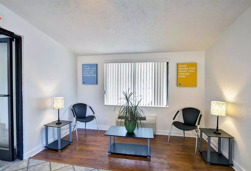 مُتل Amerivu Inn & Suites Extended Stay Aberdeen