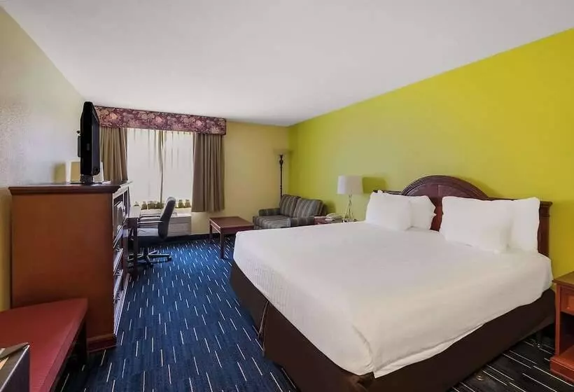 Мотель Americas Best Value Sandman Inn