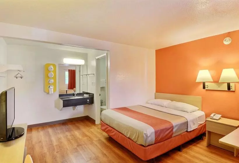 汽车旅馆  Travelodge By Wyndham Brattleboro Vt