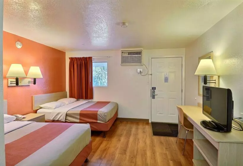 汽车旅馆  Travelodge By Wyndham Brattleboro Vt