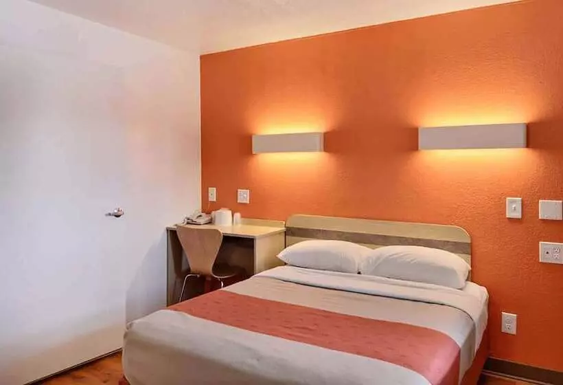 汽车旅馆  Travelodge By Wyndham Brattleboro Vt