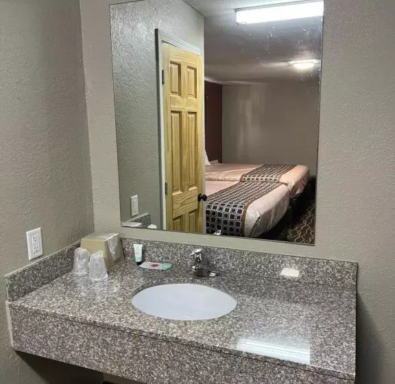 汽车旅馆 Westbridge Inn And Suites