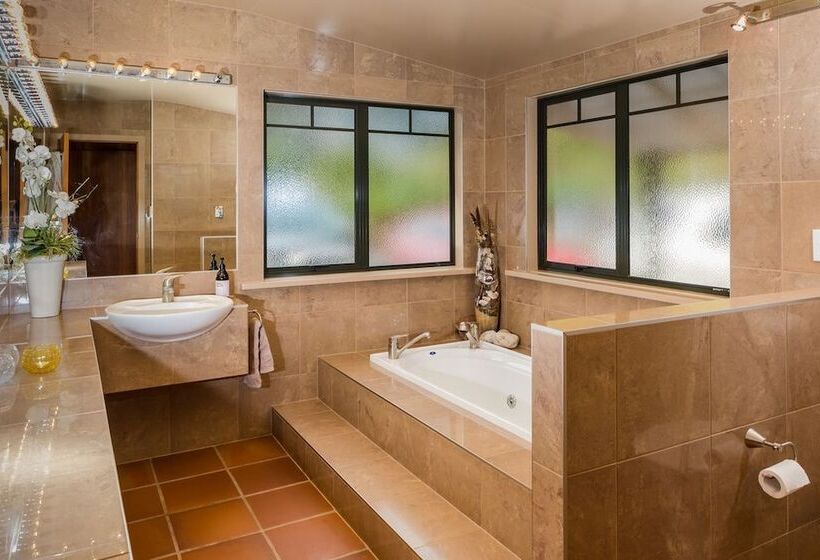 Coastal Chalet Suites Whangaroa