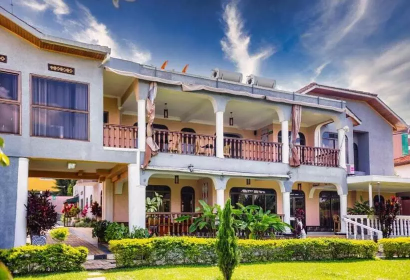 Ezra Boutique Hotel