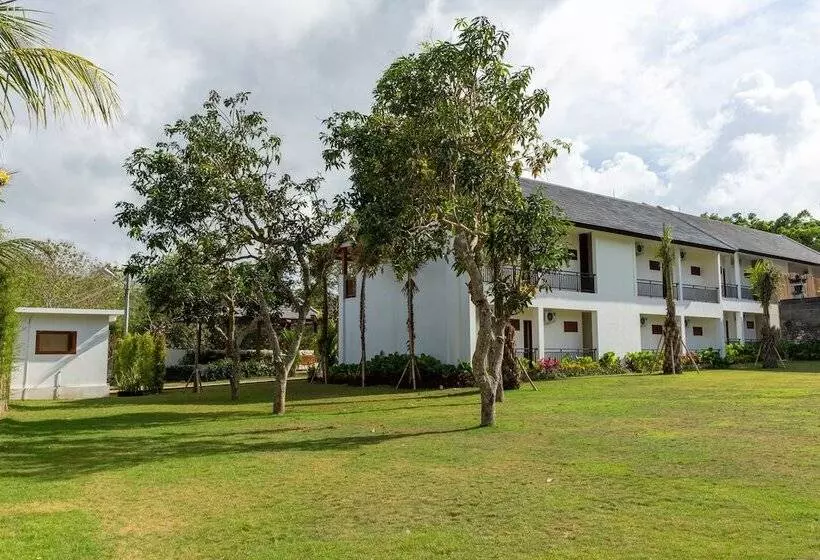 Ratan Uluwatu Hotel And Villas