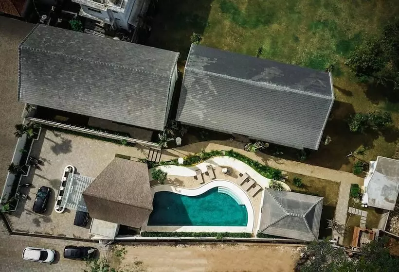 Ratan Uluwatu Hotel And Villas