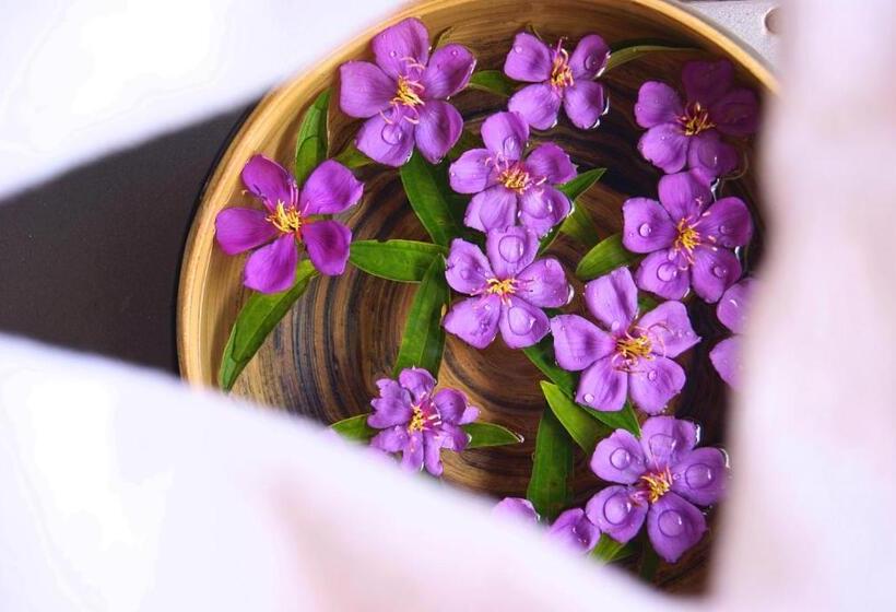 בית מלון כפרי The Secret Garden Koh Rong