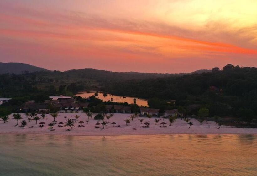 בית מלון כפרי The Secret Garden Koh Rong