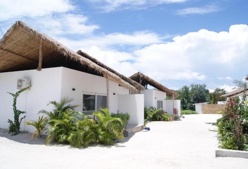 בית מלון כפרי The Secret Garden Koh Rong