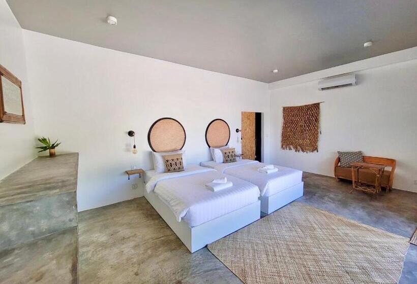 בית מלון כפרי The Secret Garden Koh Rong