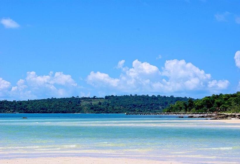 בית מלון כפרי The Secret Garden Koh Rong