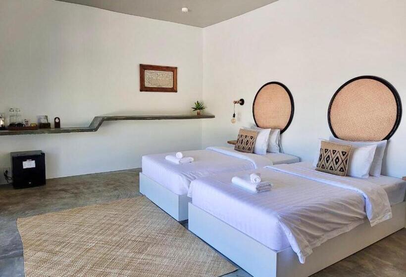 בית מלון כפרי The Secret Garden Koh Rong