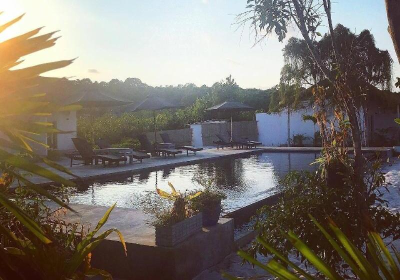 בית מלון כפרי The Secret Garden Koh Rong