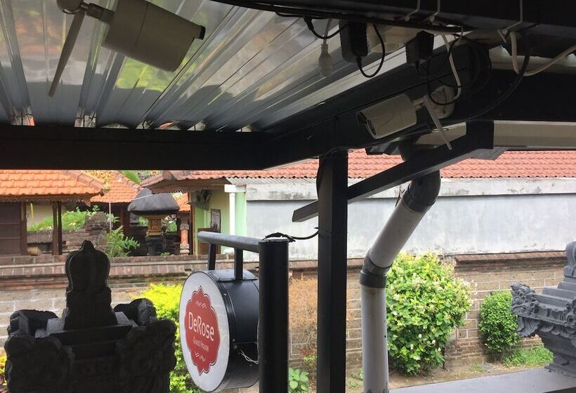 פנסיון Derose Guest House