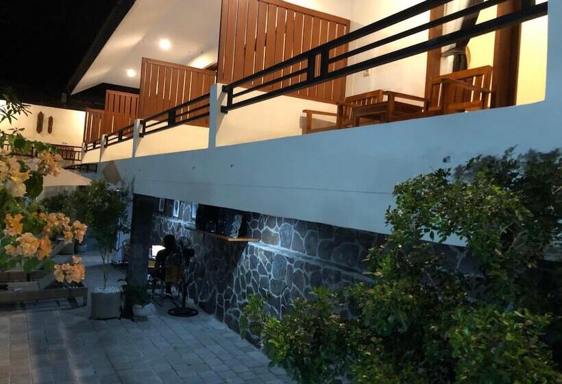 פנסיון Derose Guest House