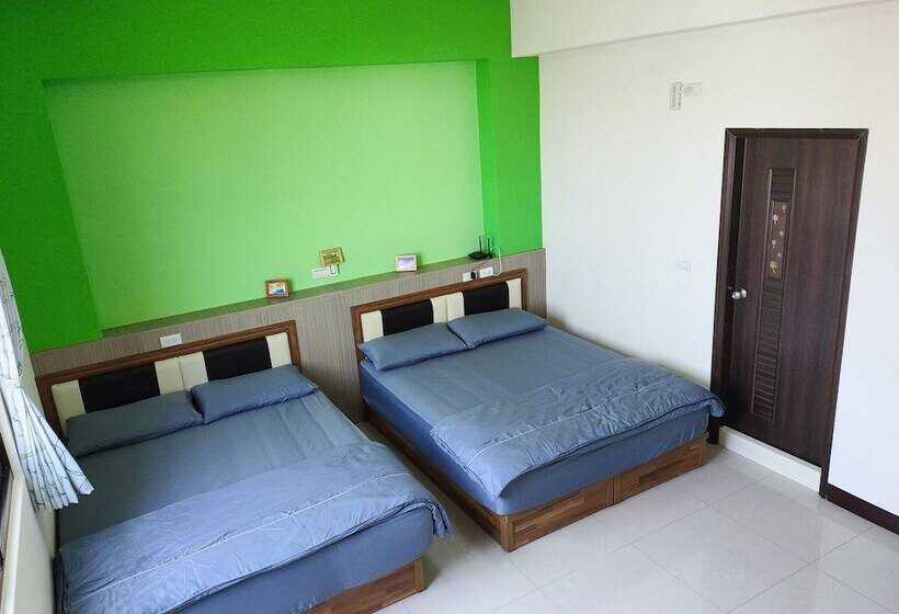 پانسیون Family Of Five Guesthouse