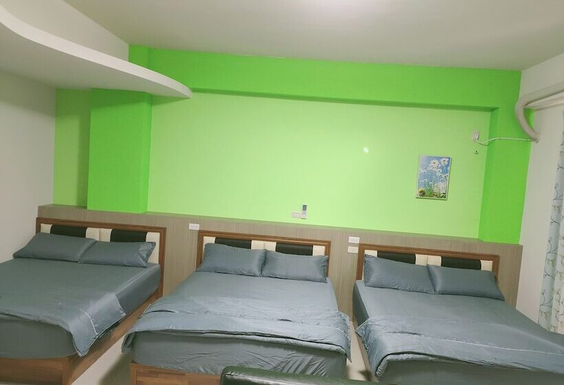 پانسیون Family Of Five Guesthouse