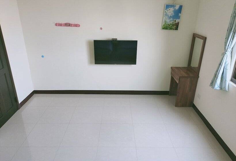 پانسیون Family Of Five Guesthouse