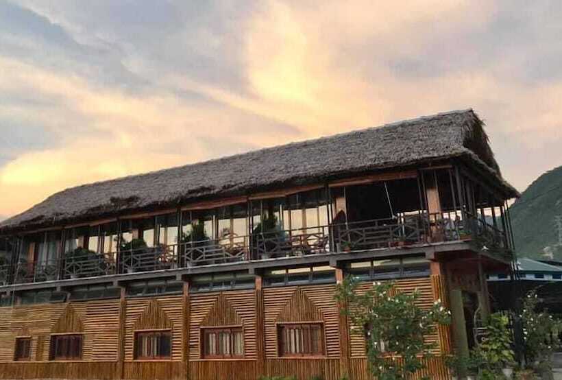 پانسیون Jomo House Mai Chau