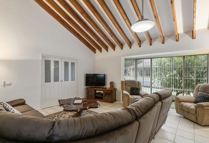 Seaholme  Free Wifi & Foxtel