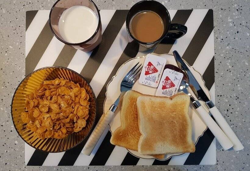 We Home Guesthouse Hostel