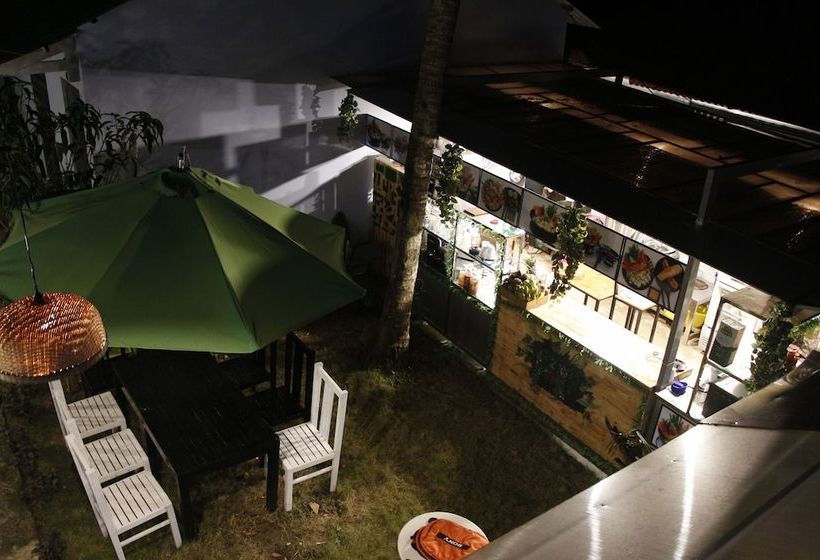 هاستل Pineapple