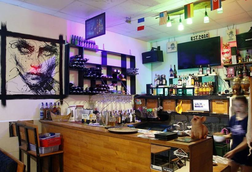 هاستل Pineapple