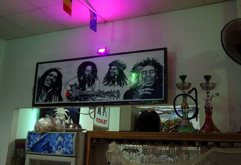 هاستل Pineapple