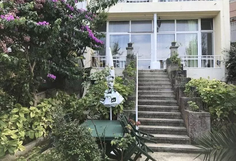 Hotelli Adalar Konak